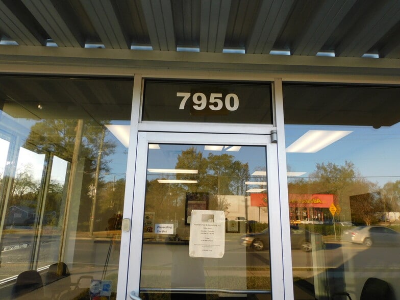 More Photos Of 7950 US-31 Hwy, Calera Office For Sale