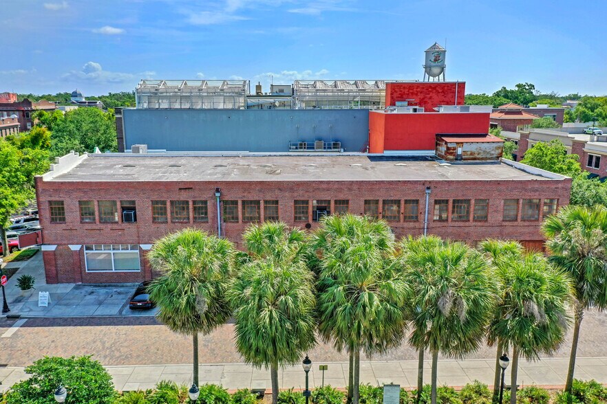 More Photos Of 162 W Plant St, Winter Garden General Retail For Lease