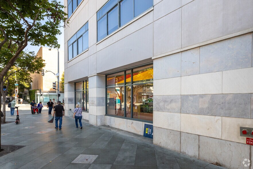 More Photos Of 120 Broadway, Santa Monica Office For Lease