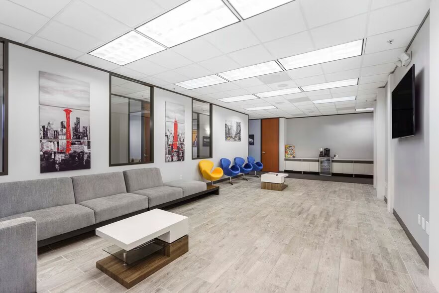 More Photos Of 14090 Southwest Fwy, Sugar Land Office For Lease