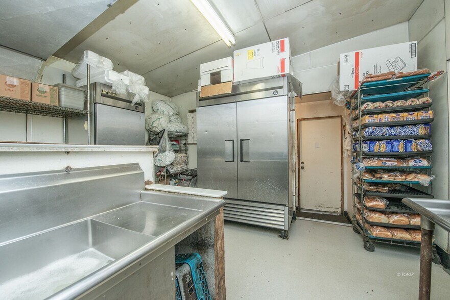 More Photos Of 790 Main St, Weaverville Restaurant For Sale