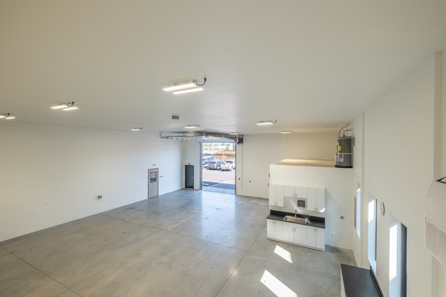 More Photos Of 2987 Ferry St SW, Albany Light Manufacturing For Lease