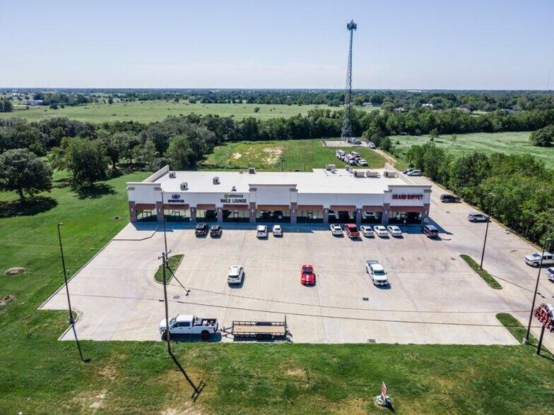 More Photos Of 4020 7th St, Bay City Storefront Retail Office For Lease
