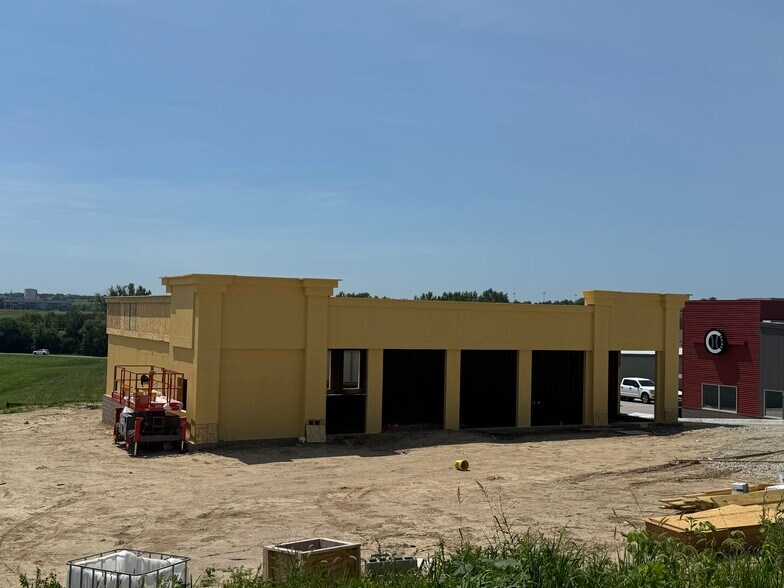 More Photos Of 19205 Grant Ave, Elkhorn General Retail For Lease