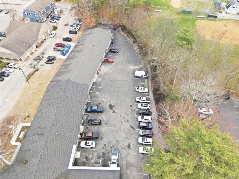 More Photos Of 8 Chestnut Dr, Bedford Office For Sale