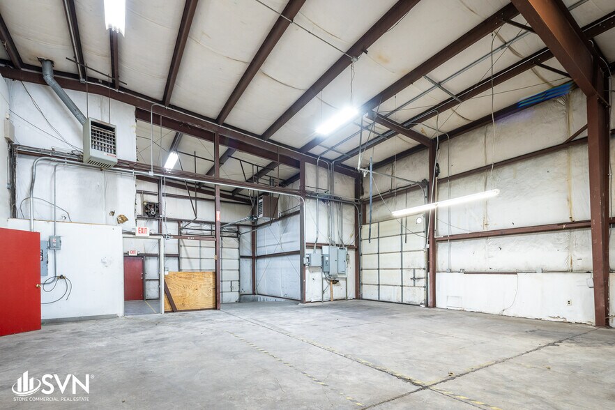 More Photos Of 128 Eisenhower Ct, Nicholasville Warehouse For Lease