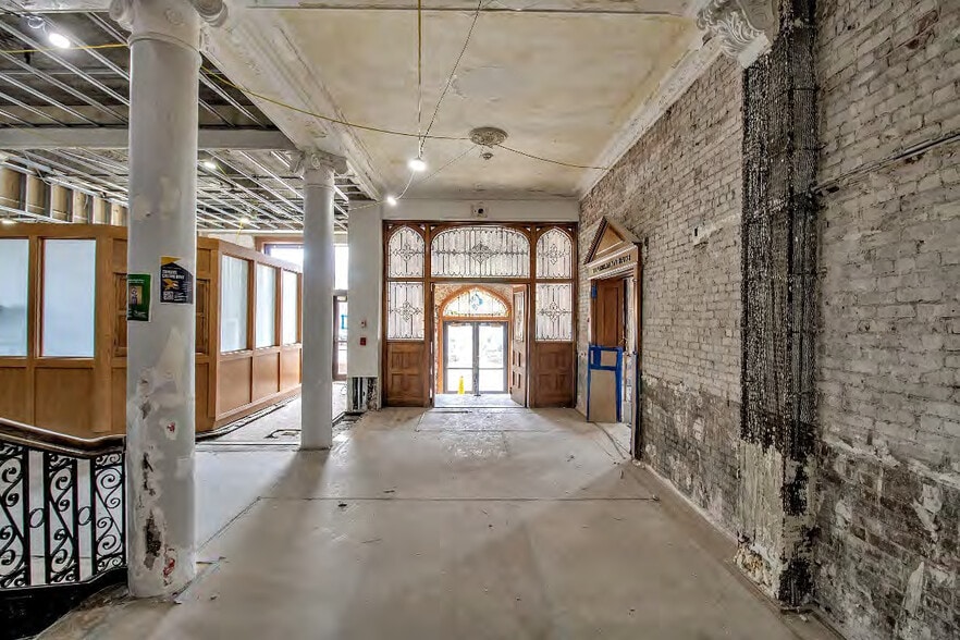 More Photos Of 2048 Main St, Buffalo Office For Sale