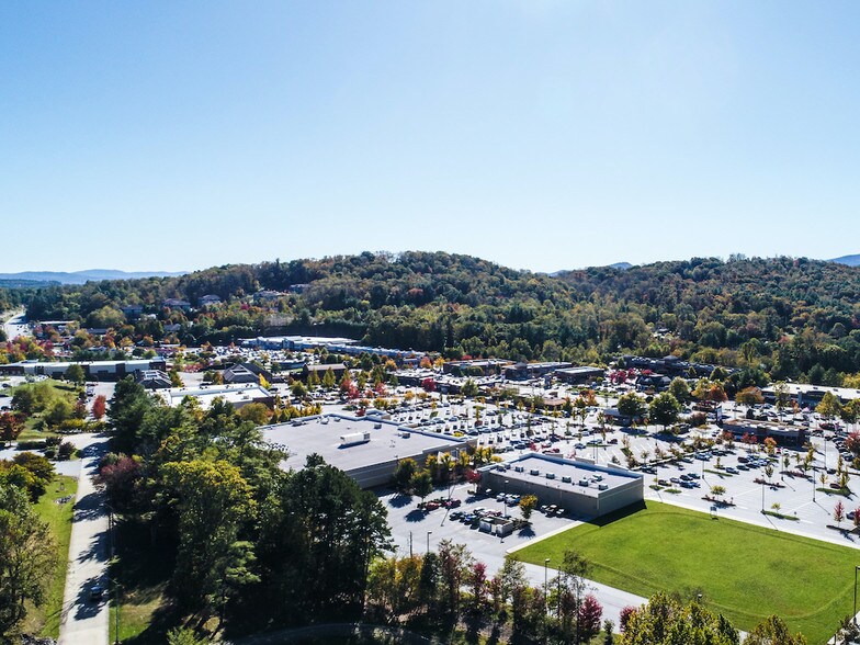 More Photos Of 12 Gerber Rd, Asheville Warehouse For Lease