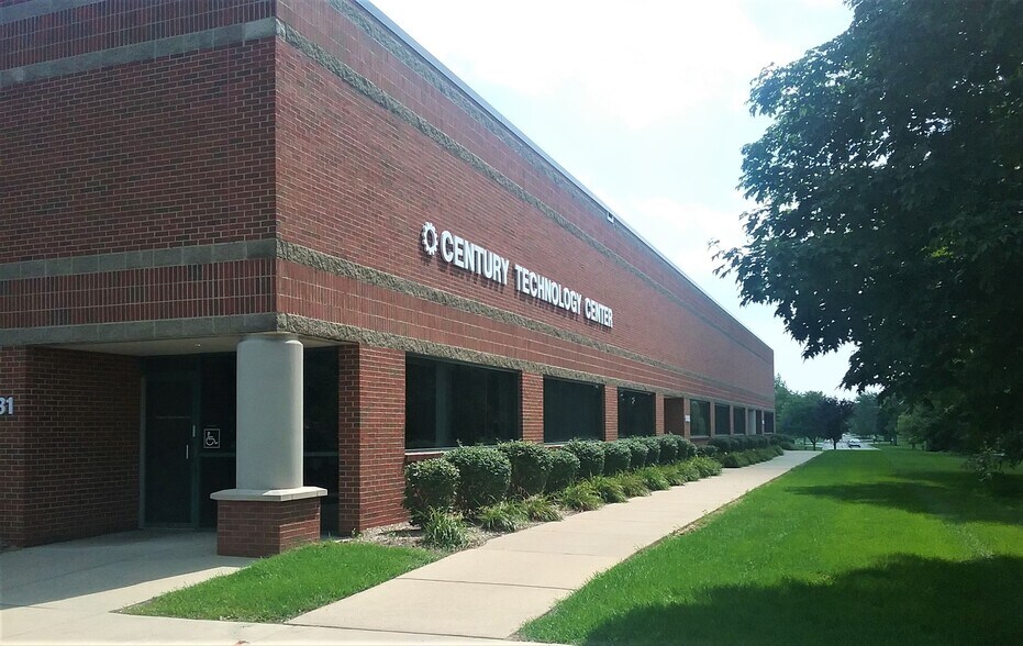 More Photos Of 50453-50489 Pontiac Trl, Wixom Flex For Lease