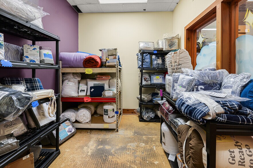 More Photos Of 254 Winnebago Dr, Fond Du Lac Office For Sale