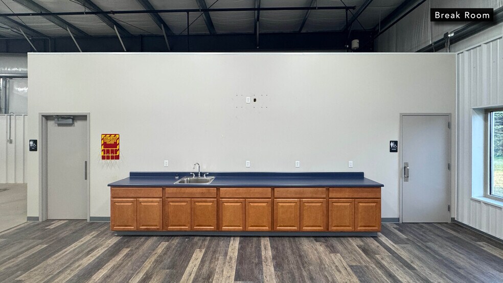 More Photos Of 2395 Rock Rd, Ashland Light Manufacturing For Sale