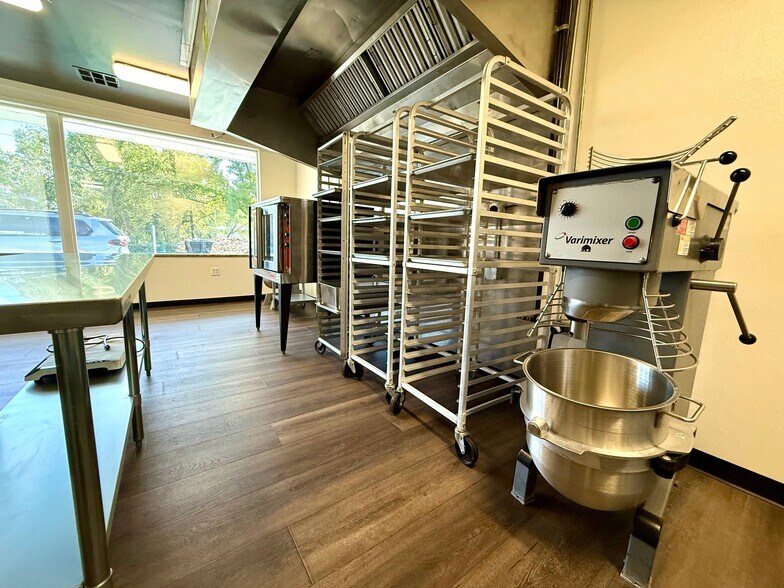 More Photos Of 105 S Water St, Nixa Restaurant For Sale