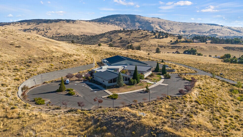 More Photos Of 2701 Foothills Blvd, Klamath Falls Industrial For Lease
