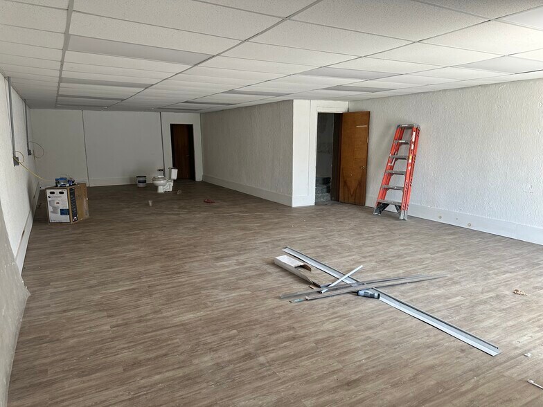 More Photos Of 31-33 E 2nd St, Manchester Storefront Retail Residential For Sale