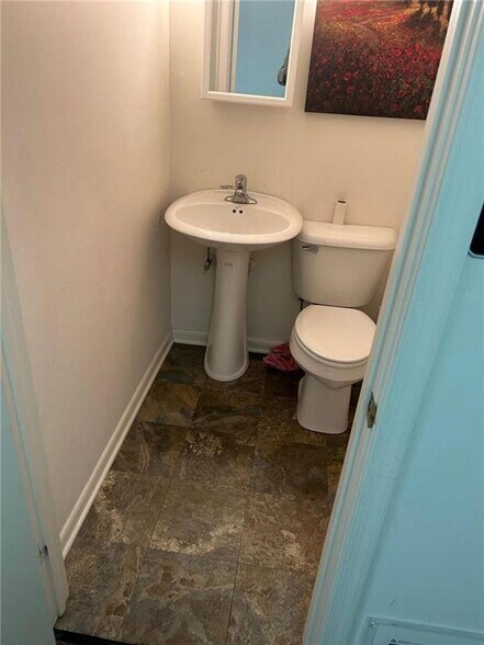 More Photos Of 1710 MacArthur Rd, Whitehall Storefront Retail Office For Lease