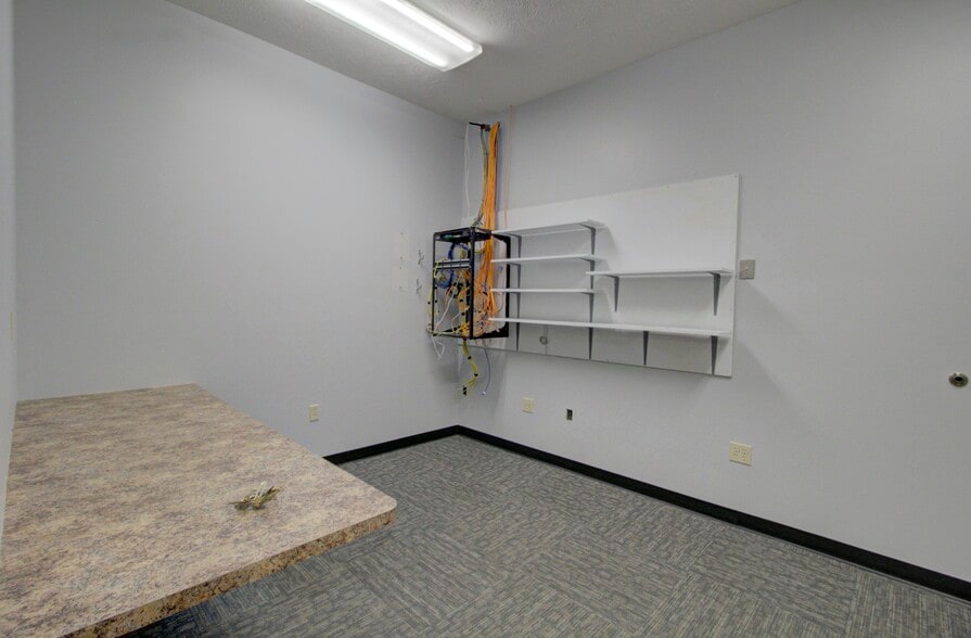 More Photos Of 366 N Portland Way, Galion Medical For Lease