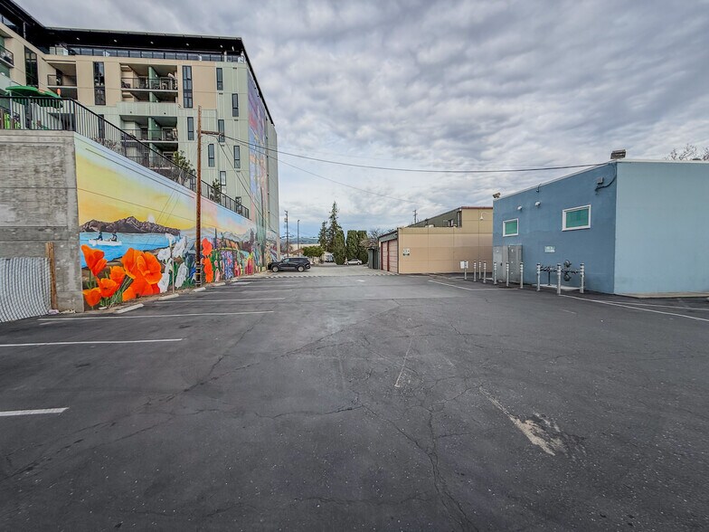 More Photos Of 995 E Santa Clara St, San Jose Storefront For Lease