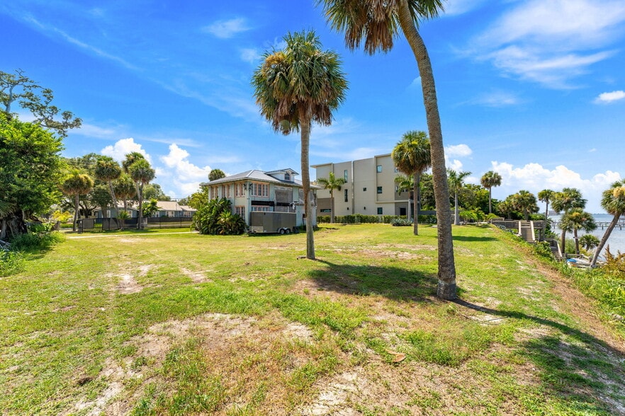 More Photos Of 1811 Riverview Dr, Melbourne Office Residential For Sale