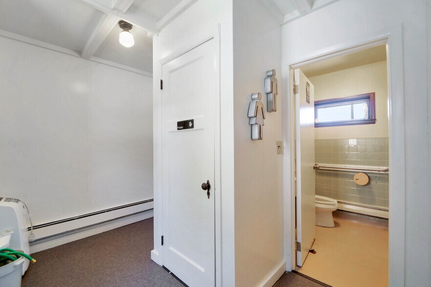 More Photos Of E6659 Wolf River Dr, Fremont General Retail For Sale