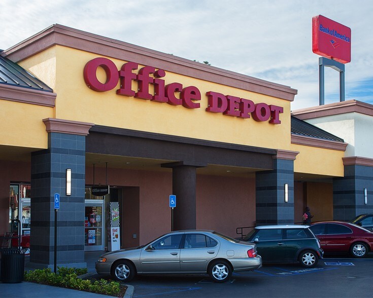 More Photos Of 820-916 N Western Ave, San Pedro Unknown For Lease