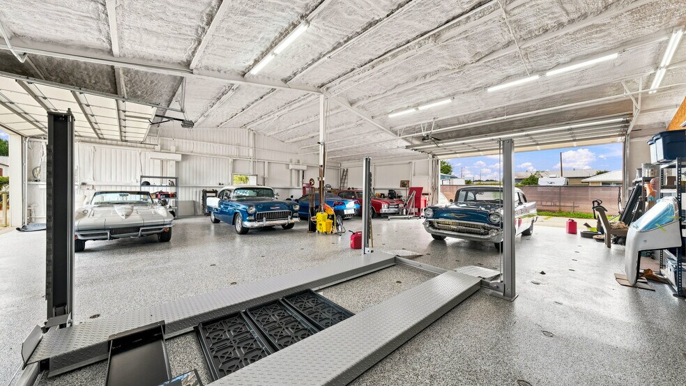 More Photos Of 207 Eastridge Rd, Granbury General Retail For Sale