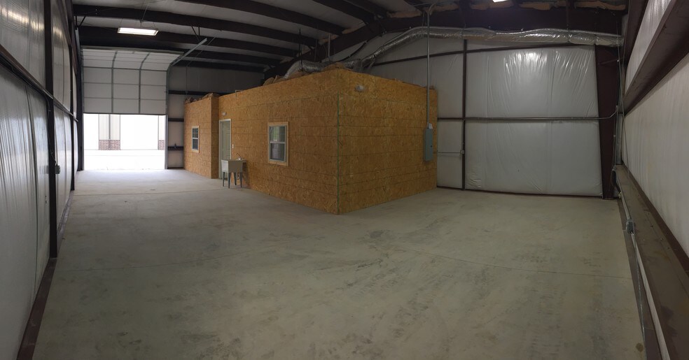 More Photos Of 5501 Fishtrap Rd, Denton Industrial For Sale