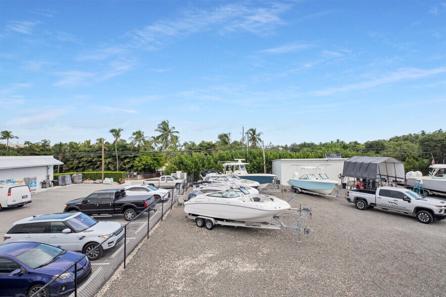 More Photos Of 82705 Overseas Hwy, Islamorada General Retail For Sale