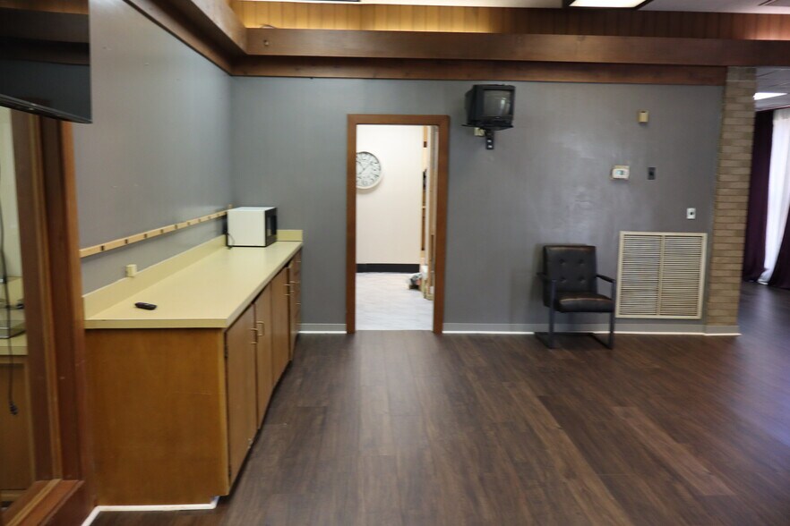 More Photos Of 253 E Savannah St, Calhoun Falls Freestanding For Sale