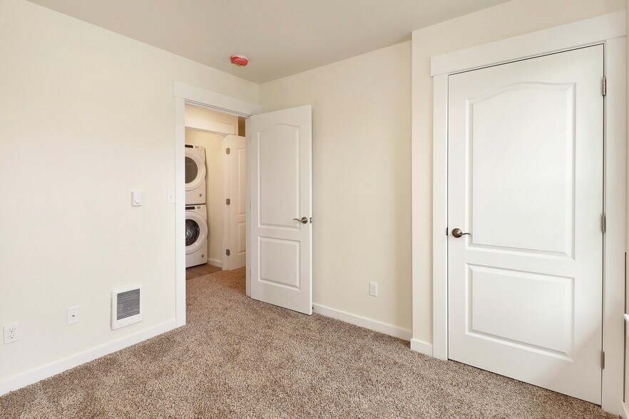 More Photos Of 412 Front St, Sumas Apartments For Sale