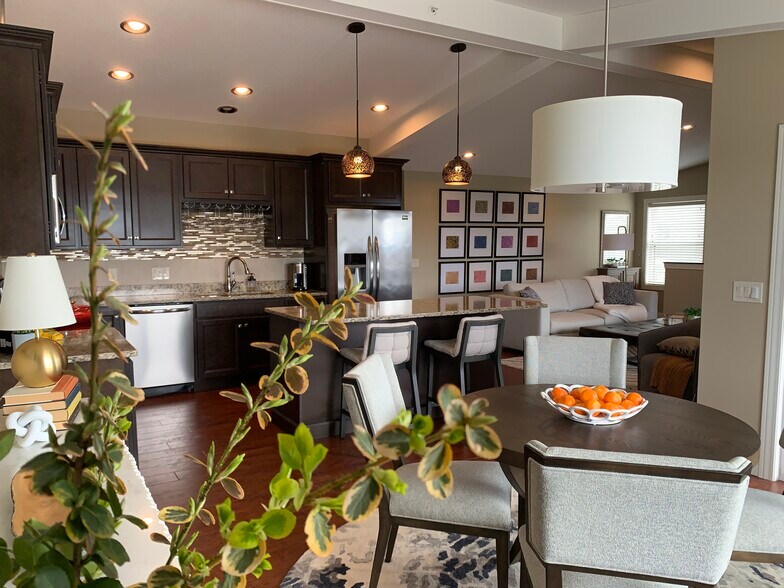 More Photos Of 2111-2115 E 12th St, Davenport Apartments For Sale