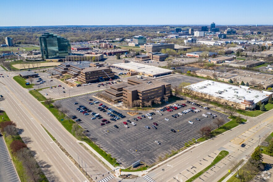 More Photos Of 7600 S France Ave, Edina Office For Sale