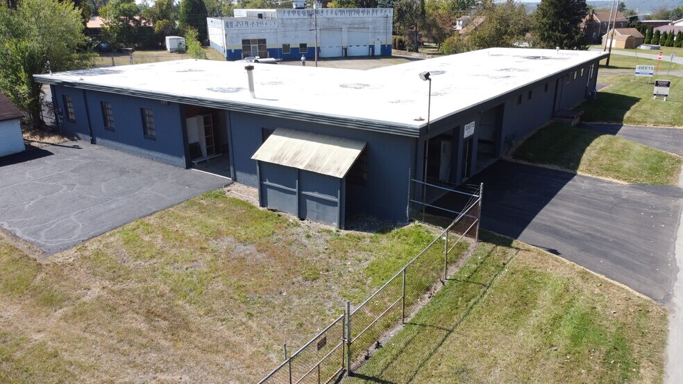 Primary Photo Of 10 Rhoda St, Farrell Flex For Lease