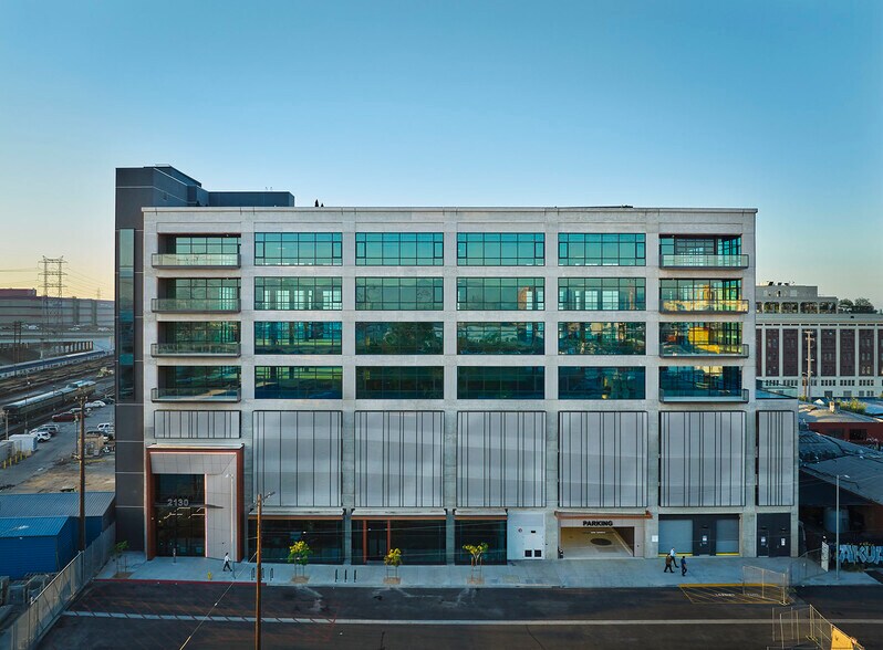 More Photos Of 2130 Violet St, Los Angeles Office For Lease