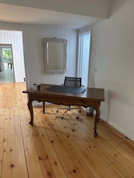 More Photos Of 270 North St, Cutchogue Office Residential For Lease