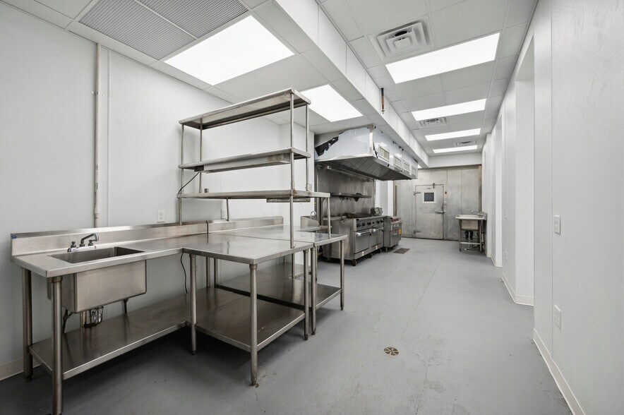 More Photos Of 312 Market St, Philadelphia Restaurant For Lease