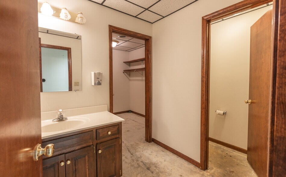 More Photos Of 216 W 2nd St, Dixon Bank For Sale