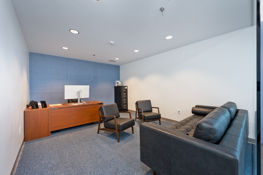 More Photos Of 1762 14th St, Santa Monica Office For Sale