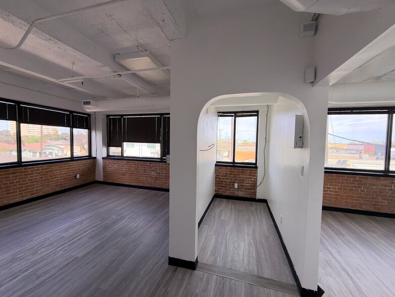 More Photos Of 1005 W Jefferson Blvd, Dallas Loft Creative Space For Lease