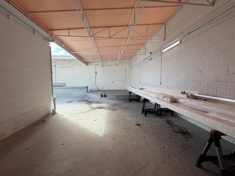 More Photos Of 345 NW 24th St, Miami Storefront Retail Office For Sale