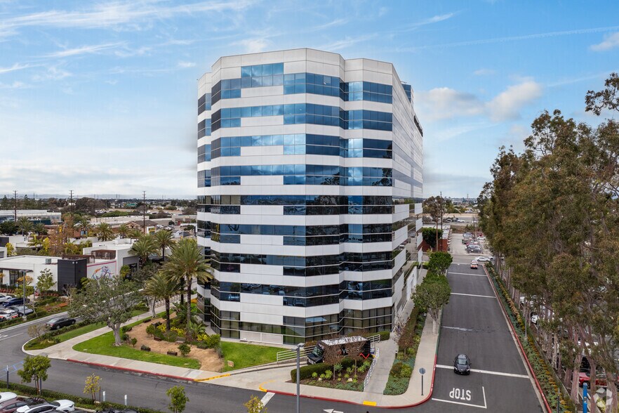 More Photos Of 970 W 190th St, Torrance Office Residential For Lease