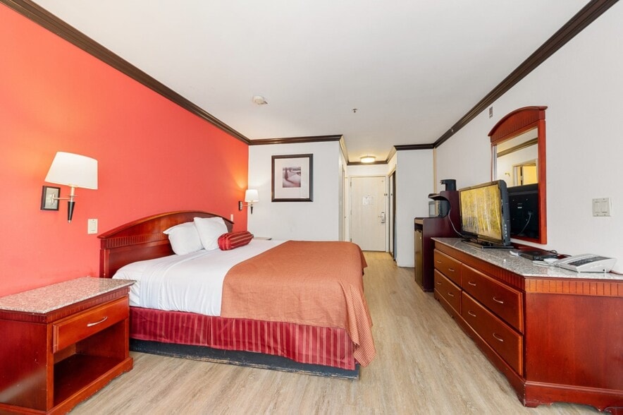 More Photos Of 2156 E Colorado Blvd, Pasadena Hotel For Sale