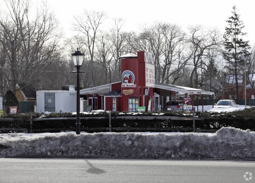 More Photos Of 1 Main St, Center Moriches Convenience Store For Sale