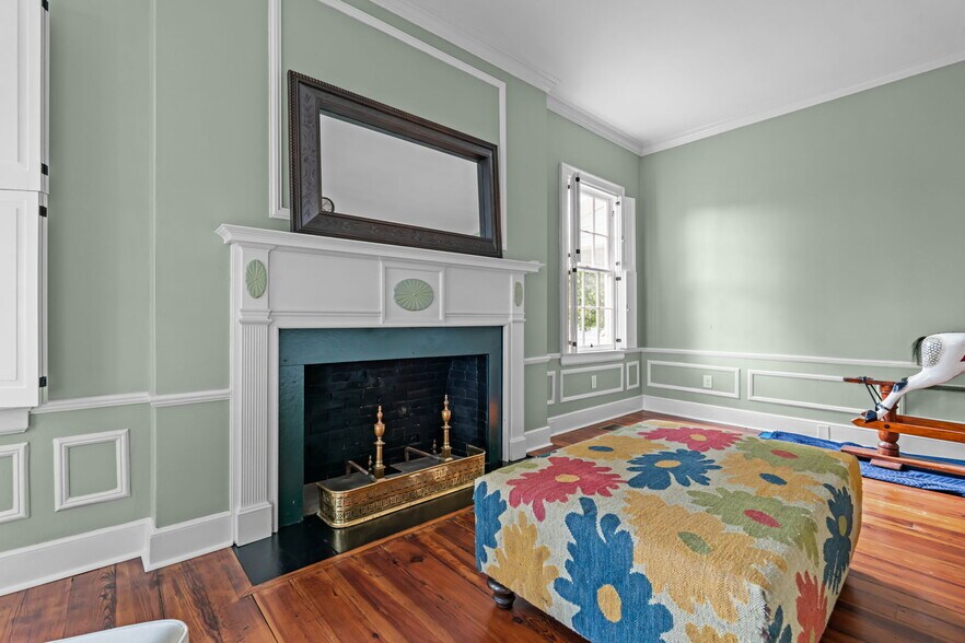 More Photos Of 202 W Main St, Sanford Office Residential For Lease