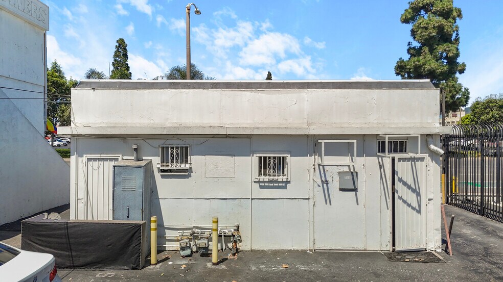 More Photos Of 11850 Hawthorne Blvd, Hawthorne Storefront Retail Residential For Sale