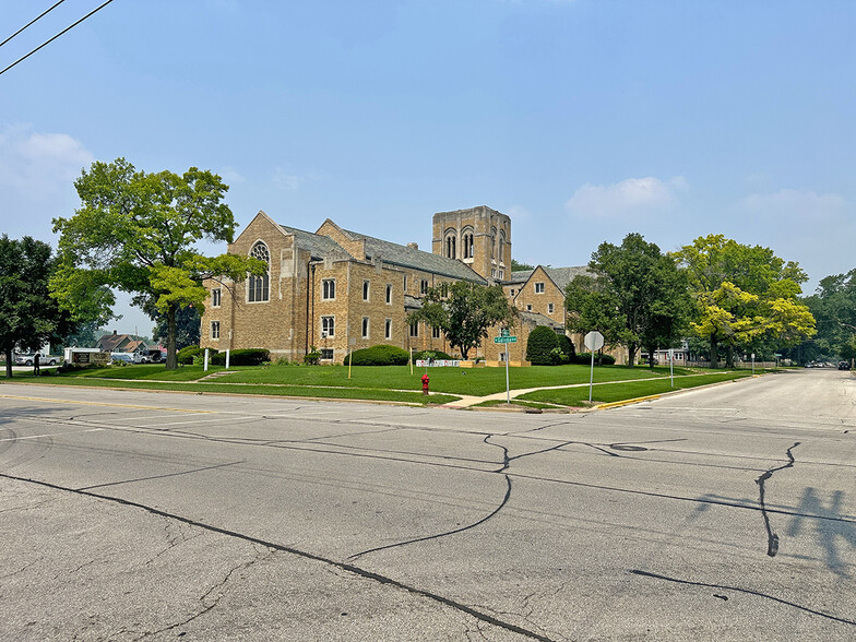 More Photos Of 14 N May St, Aurora Religious Facility For Sale