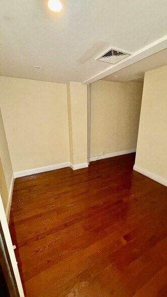 More Photos Of 112-21 Jamaica Ave, Richmond Hill Storefront Retail Office For Sale