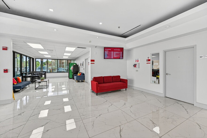 More Photos Of 2950 W Cypress Creek Rd, Fort Lauderdale Office For Lease