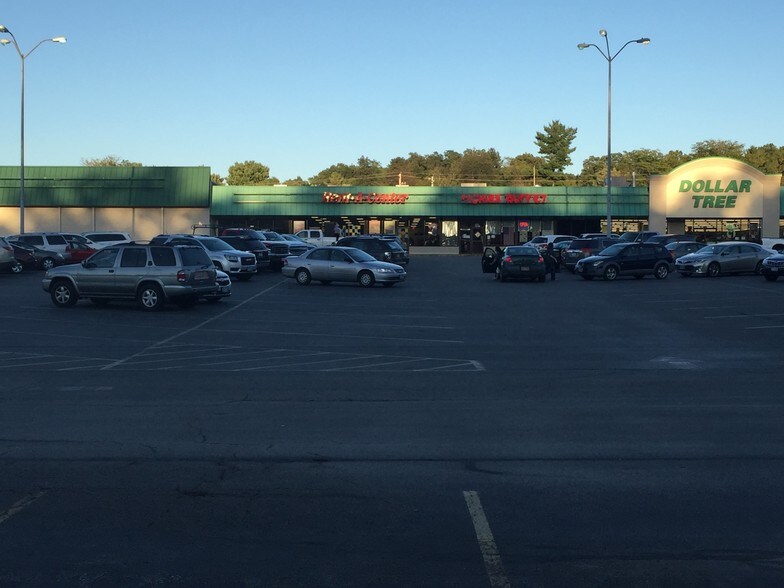 More Photos Of 1088-1100 N High St, Hillsboro General Retail For Lease