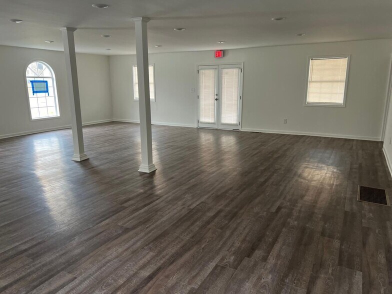 More Photos Of 3165 Washington St, Covington Office Residential For Sale