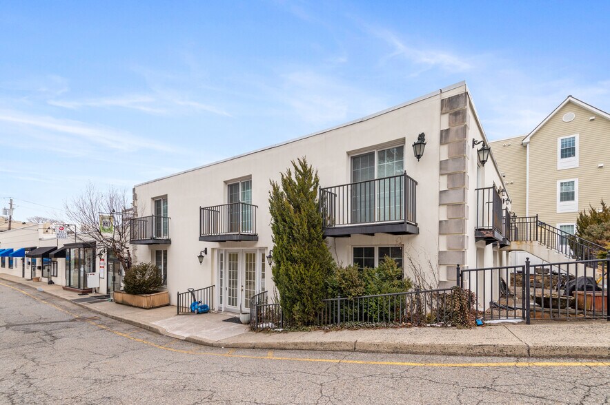 More Photos Of 267 Main St, Nyack General Retail For Sale